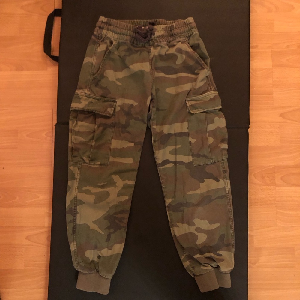 Aritzia TNA camo joggers alix joggers sz xxs